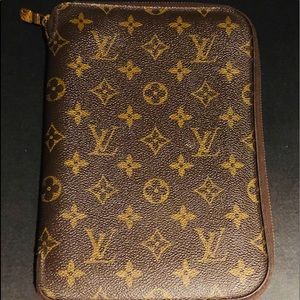 Louis Vuitton organizer